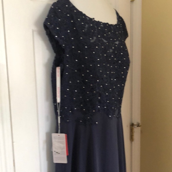 Mother of the bride/Special occasion evening dress - Picture 4 of 8